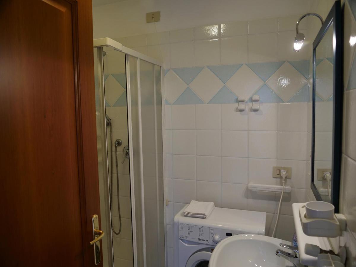 Lounge Del Duca, Centralissimo Bicamere Su Due Livelli - Posto Auto A Richesta Grado Bagian luar foto
