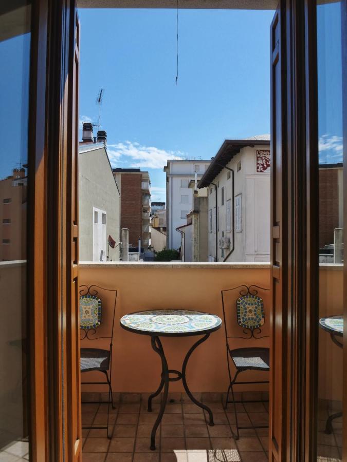 Lounge Del Duca, Centralissimo Bicamere Su Due Livelli - Posto Auto A Richesta Grado Bagian luar foto